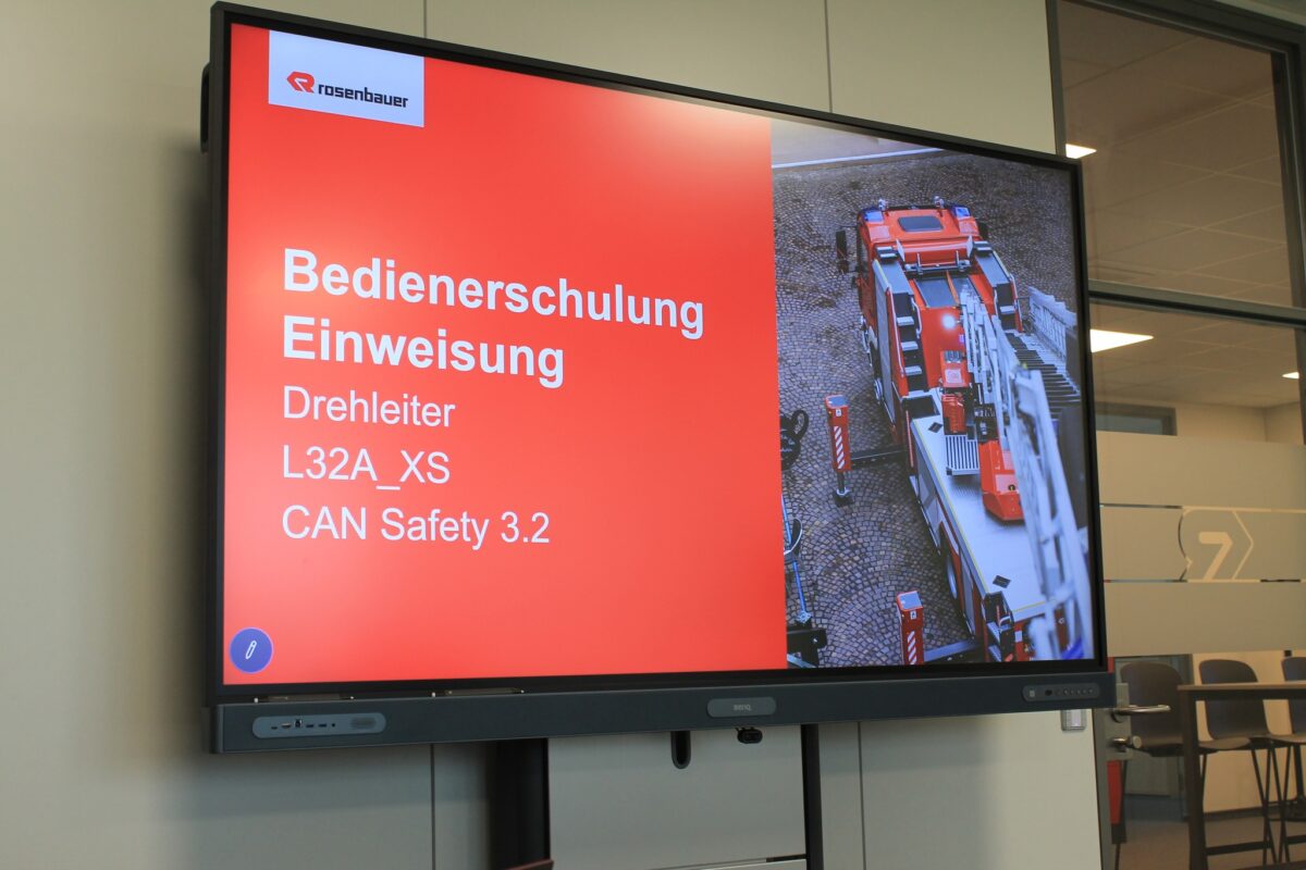 Feuerwehr Fahrzeug Auslieferung