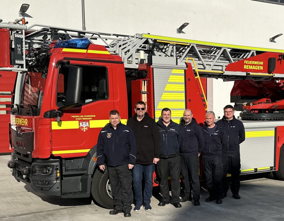 Feuerwehr Fahrzeug Auslieferung