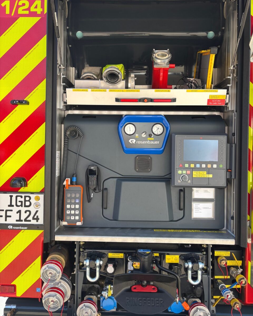 Feuerwehr Fahrzeug Auslieferung