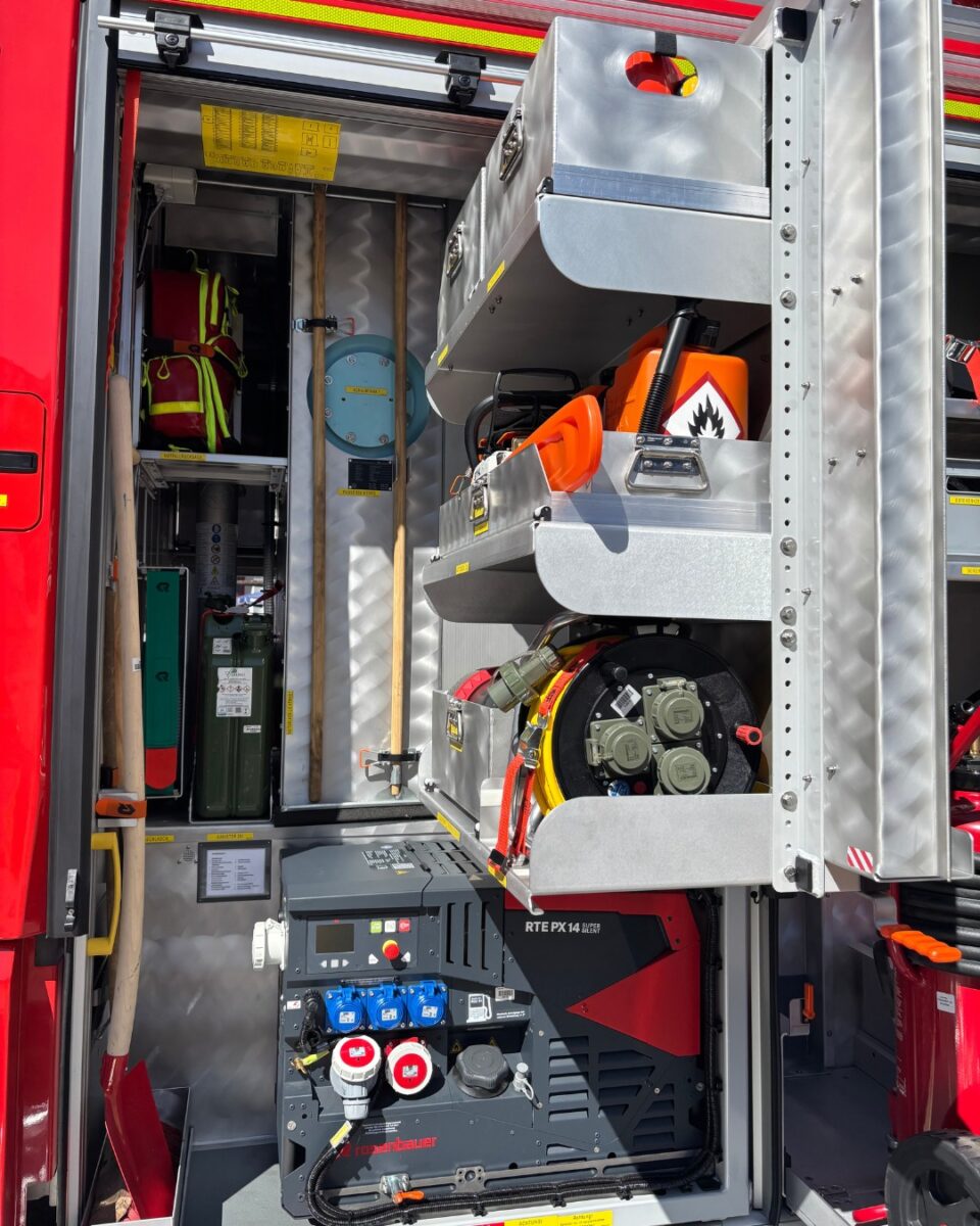 Feuerwehr Fahrzeug Auslieferung