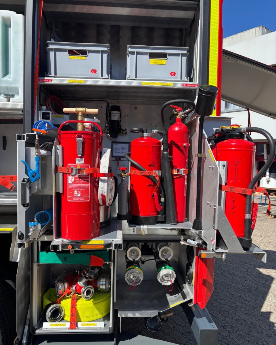 Feuerwehr Fahrzeug Auslieferung
