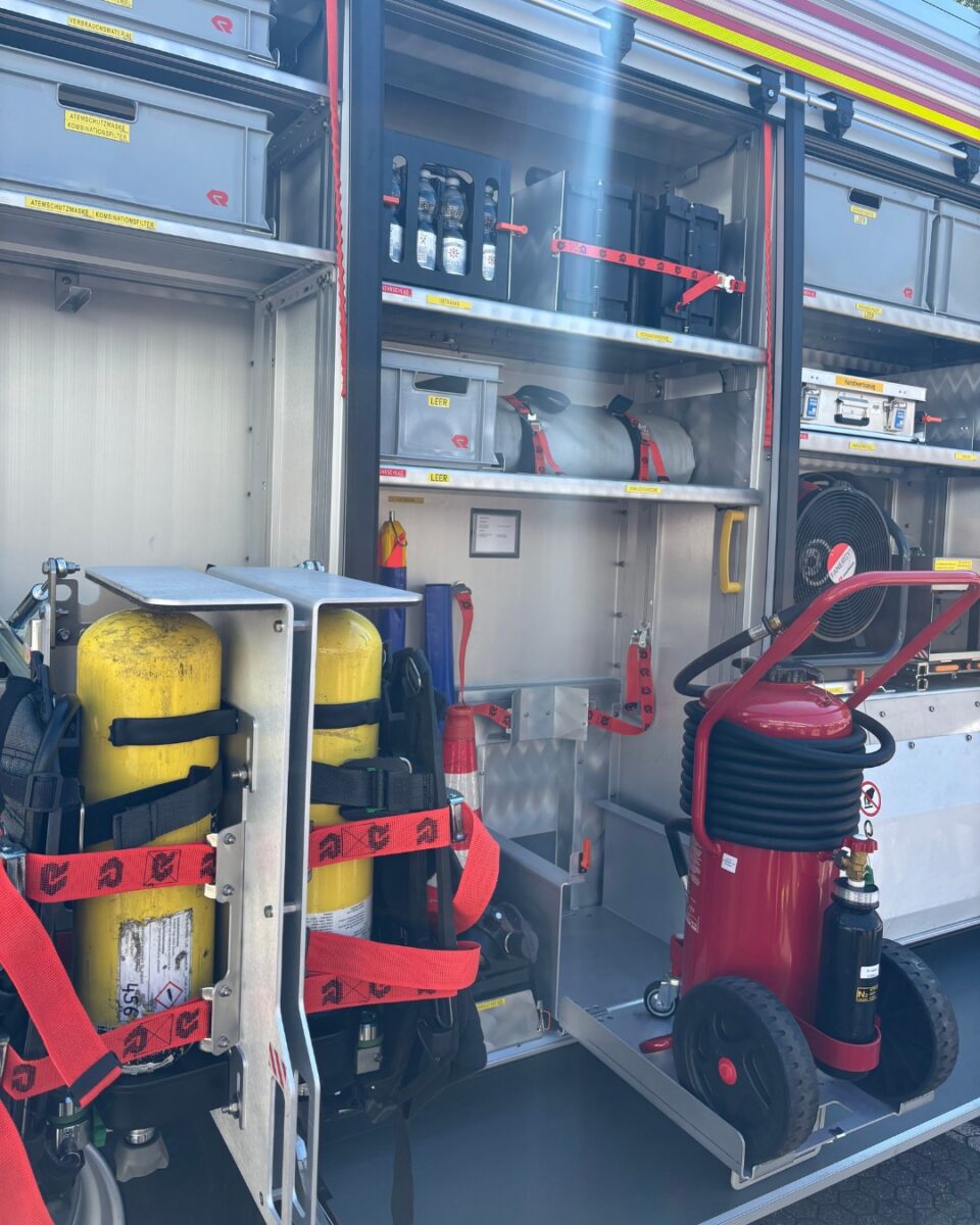 Feuerwehr Fahrzeug Auslieferung